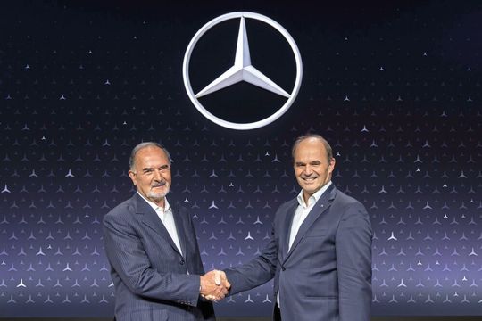 Martin Brudermüller (rechts) hat den Aufsichtsratsvorsitz im Mai 2024 von Dr. Bernd Pischetsrieder übernommen.(Bild:  © Mercedes-Benz Group AG)
