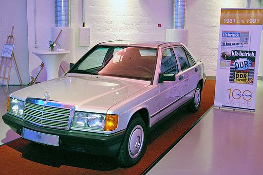 Den Einstieg in den Massenmarkt schaffte der Mercedes-Benz 190 E, genannt Baby-Benz. Der erste Mercedes der Mittelklasse und der Vorläufer der C-Klasse kam am 8. Dezember 1982 auf den Markt und wurde bis 1993 mehr als 1,8 Millionen Mal produziert. (Archiv: Vogel Business Media)