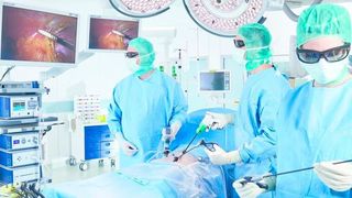 Durch SDC können sich Medizingeräte und IT-Systeme flexibel und sicher verbinden lassen und erleichtern so den klinischen Arbeitsalltag. (BVMed)