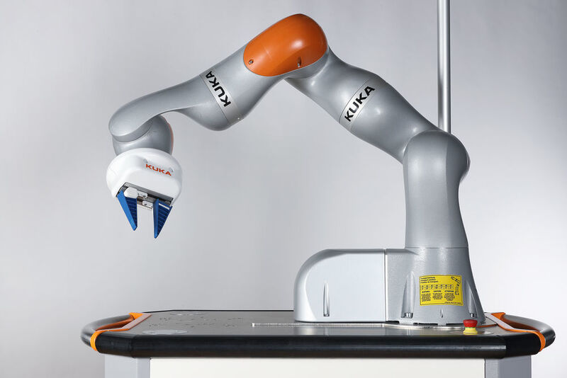 Der Kuka Flexfellow ausgestattet mit dem Greifer von Festo. (Kuka Systems)