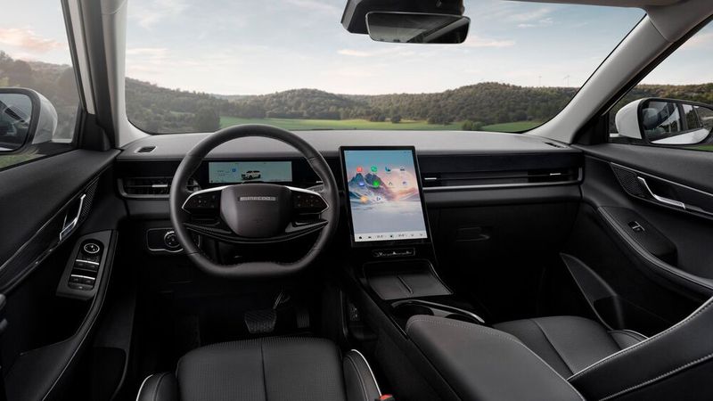 Bereits in der Basisversion Select ist der Jaecoo 5 HEV gut ausgestattet. (Bild: Chery)
