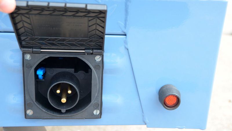 Die Ladedauer gibt der Hersteller aus dem sächsischen Borna mit fünf bis sechs Stunden an. (Bild: Autoren-Union Mobilität/Ari Motors)