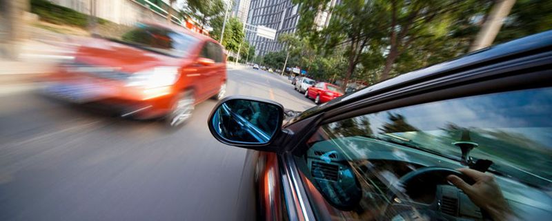 Künstliche Intelligenz (KI) von CarForce und IoT-Technologien von AT&T sollen eine vorausschauende Fahrzeugwartung in den Kfz-Handel bringen.(Bild:  AT&T)