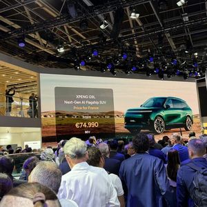 Am Xpeng-Stand auf der Paris Motor Show war viel los - auch während der Pressekonferenz. (Bild: Wehner - VCG)