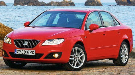 Technisch entspricht der Exeo dem Audi A4 B7. Die Motoren wurden größtenteils vom Audi A4 B8 übernommen, und das Fahrwerk wurde optimiert. Die Änderungen beschränken sich auf eine neu gestaltete Front und ein ebensolches Heck. Es gab ihn als Limousine und als Kombi. Das Armaturenbrett entspricht dem des Audi A4 Cabriolet. (Bild: Seat)