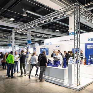 Die Pumps & Valves Zürich: Auf der zentralen Plattform für industrielle Pumpen-, Armaturen- und Prozesstechnik zeigen die Aussteller vom 26. bis 27. November 2025 in der Messe Zürich  ihre Drive‑, Filter‑ und Prozesslösungen.(Bild:  Easyfairs/Sara Barth)