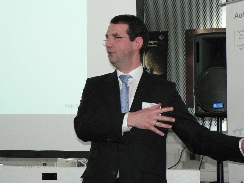 Heinz-Georg Wirooks, ifm Consulting, präsentierte sensorunterstützte Condition Monitoring- und Maintenancestrategien: „Condition Monitoring soll keinen Friedhof von Daten erzeugen.“ (Archiv: Vogel Business Media)