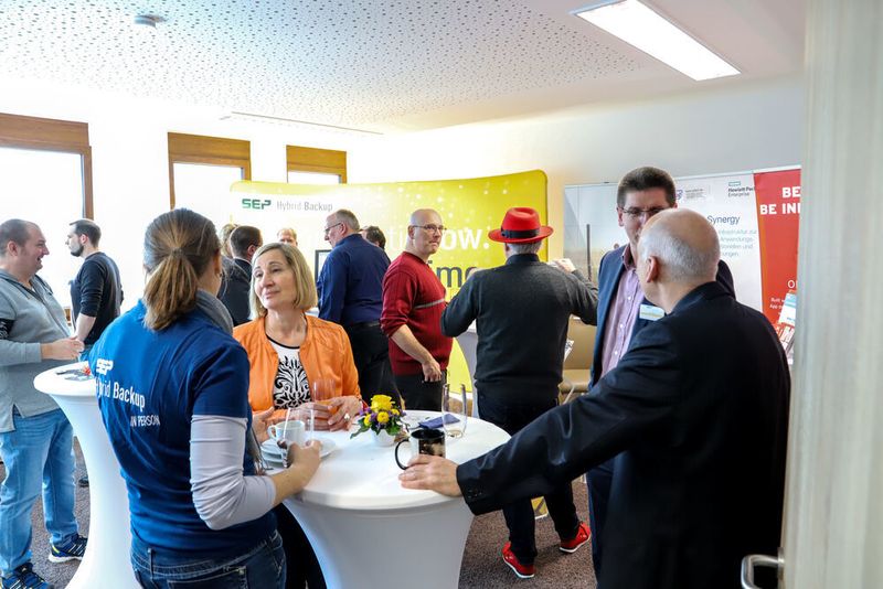 Angeregte Unterhaltung in den Kaffeepausen. (SEP AG)