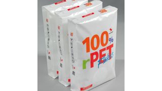 Die PP*STAR-Säcke aus rPET-Flakes sind nicht nur ein Blickfang im Regal sondern können, wie der Hersteller Starlinger betont , auch in einem geschlossenen Produktionskreislauf hergestellt werden. (Starlinger)