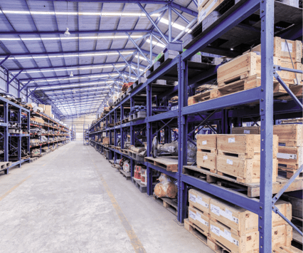 (In der Lagerung und Verteilung von Ersatzteilen steckt viel Innovationspotenzial. Bild: Kimtaro/shutterstock)