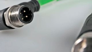 Helukabel bietet vorkonfektionierte Anschluss- und Verbindungsleitungen für den Bereich Industrial Ethernet an.  (Helukabel)