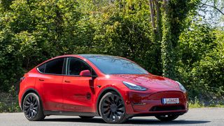 Die Rohkarosserie des Model Y will Tesla nahezu aus einem Guss fertigen. (SP-X/Frank Ratering)