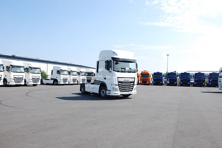 Bei Nfz-Kunden muss es manchmal schnell gehen – deshalb die Vielzahl an Lagerfahrzeugen bei BTS. (Foto: Rosenow)