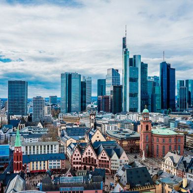 Neben Oregon, Sydney und Singapur gehört nun Frankfurt am Main zu den  Hosting-Standorten von „VMware vRealize Automation Cloud“.
 
