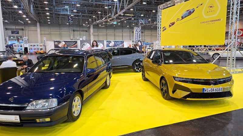 Das war auch am Stand von Opel der Fall. (Bild: Dominsky – VCG)
