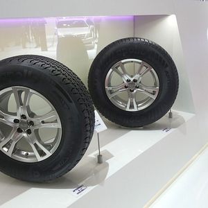 Apollo zeigt in Genf die Apterra-Baureihe für SUV. Neu ist das Modell Apterra H/P.