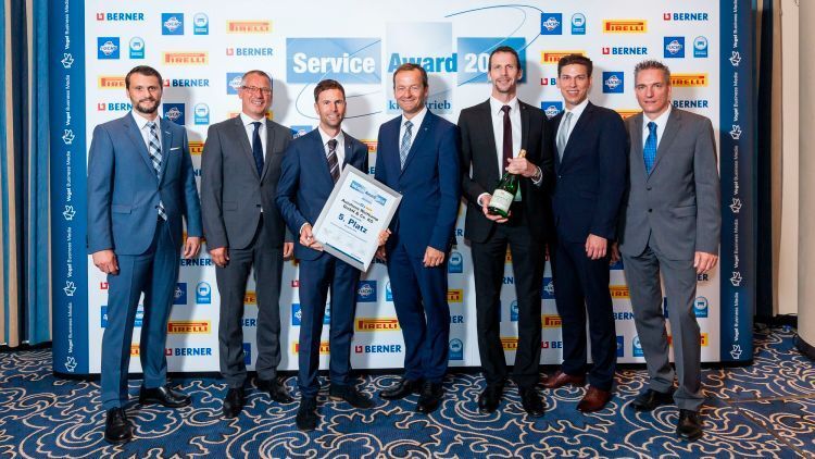 Auf Platz fünf des Service Awards 2015 in der Kategorie Pkw: das Serviceteam vom Autohaus Weitkamp in Stemwede. (Bild: Stefan Bausewein)
