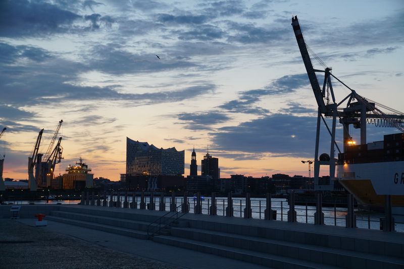 Direkter Blick auf den Hafen und die Elbphilharmonie. (Bild: Nuvias)
