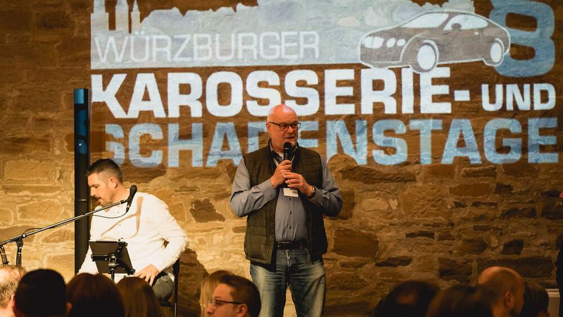 Chefredakteur Konrad Wenz (»F+K«) begrüßte die Gäste auf der Abendveranstaltung der WKST.  (Bild: Stefan Bausewein)