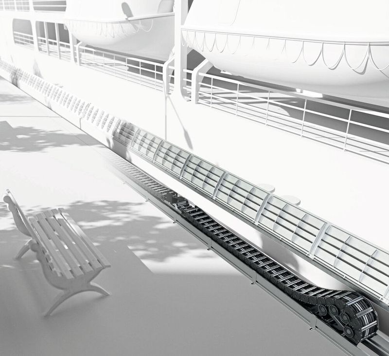 Landstromanlagen: Eine komplexe Infrastruktur von Hafenanlagen ist die Basis der maritimen Transformation. Die Energieführungssysteme TKSPS übertragen Strom und Signale sicher und zuverlässig auf die Schiffe.(Bild:  Tsubaki Kabelschlepp)