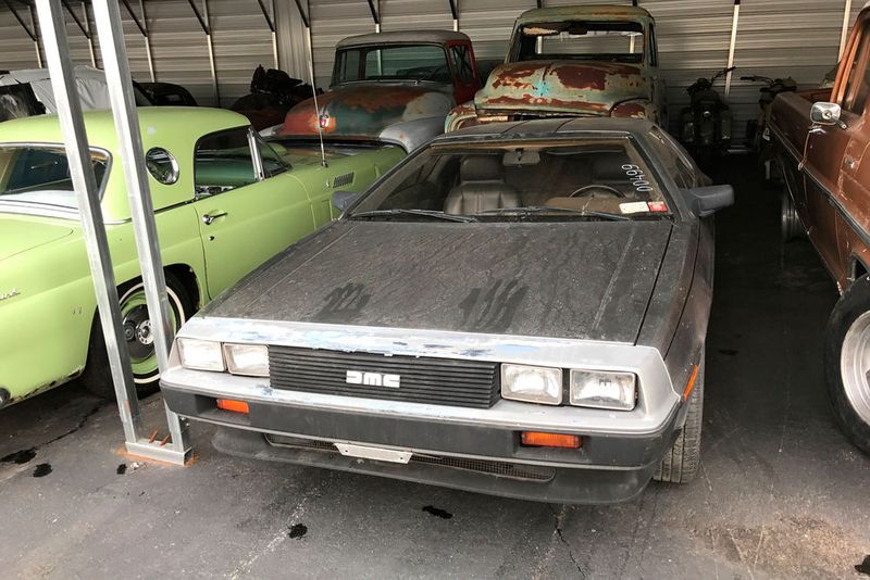 Dieser Delorean steht schon länger. (Benjamin Bessinger/SP-X)