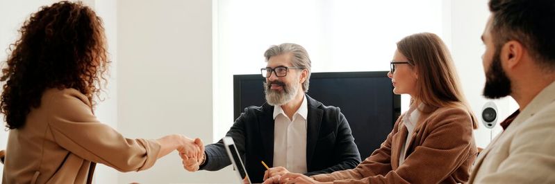Nicht nur neue Mitarbeitende müssen in Unternehmen integriert werden, auch bei IoT-Geräten ist der Onboarding-Prozess von großer Bedeutung.(Bild:  gemeinfrei // Pexels)