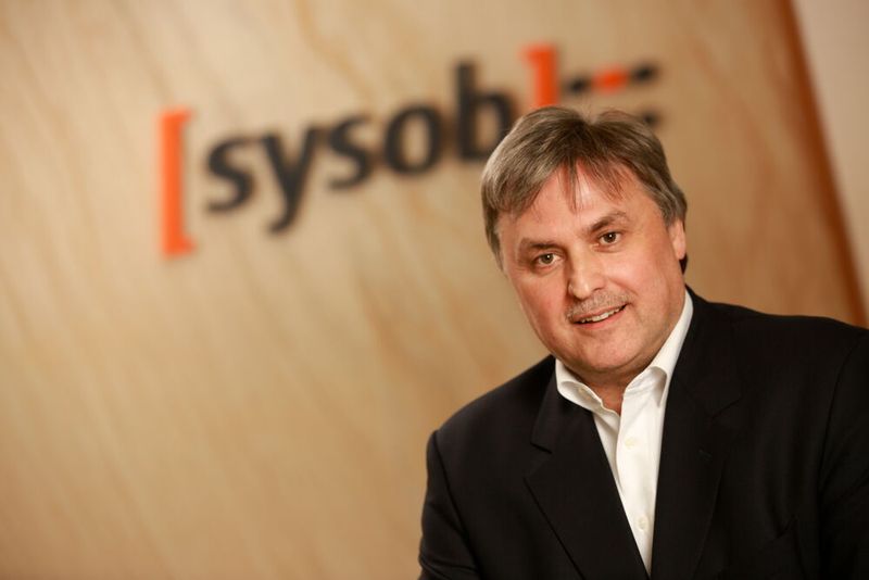 Peter Schneider, Channel Account Manager, Sysob: „NIS2 wird einen positiven Einfluss auf die Umsätze haben, dies wird aber konterkariert von der gesamtwirtschaftlichen Situation. Wenn kein Geld vorhanden ist, kann nichts investiert werden, weshalb eine stabile Wirtschaft notwendig ist, damit Unternehmen agieren können.“  (Bild: Sysob)