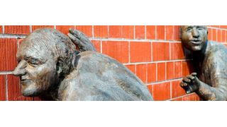 IT-Infrastrukturen durch Sollbruchtstellen gezielt zu schwächen, weil Behörden "mithören" möchten, ist gefährlich. Denn früher nutzen auch Cybergangster diese bewusst herbeigeführten Sicherheitslücken aus.  (gemeinfrei)