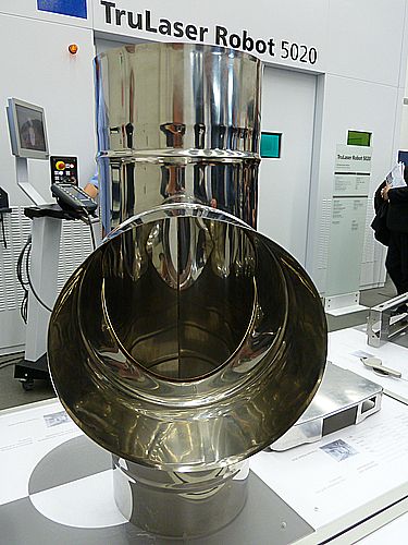 Die Trulaser Robot 5020 ist ein schlüsselfertiges hochintegriertes System von Trumpf. (Kuhn)