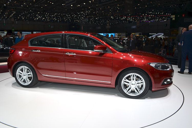 Optisch bietet die neue Karosserieform wenig Neues: Bis zur Heckpartie gleicht die Fließheckversion der Stufenheckvariante. (Foto: Rehberg)