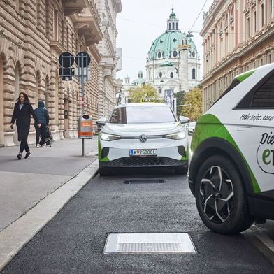 eTaxi Austria erprobte automatisiertes Laden mit Facturee-Bauteilen. (Bild: Easelink)