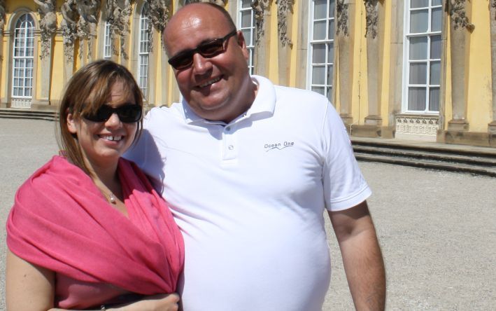 Rebecca und Söhnke Weisner (HTSM) gefiel der kurze Rundgang am Schloss Sanssouci. (Aastra Deutschland)