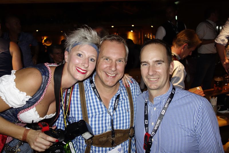 Lisa Marschalek, Jet Services, mit Jörg Reimann, UFP, und Michael Puls, Littelbit. (Vogel IT-Medien)