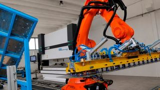 Die moderne Automatisierung verändert auch die Welt der Biegeprozesse. Um die passenden Systeme anbieten zu können, kooperieren jetzt die Spezialisten von LVD Company und REA Robotics. Hier die Details ... (Bild: LVD Company)