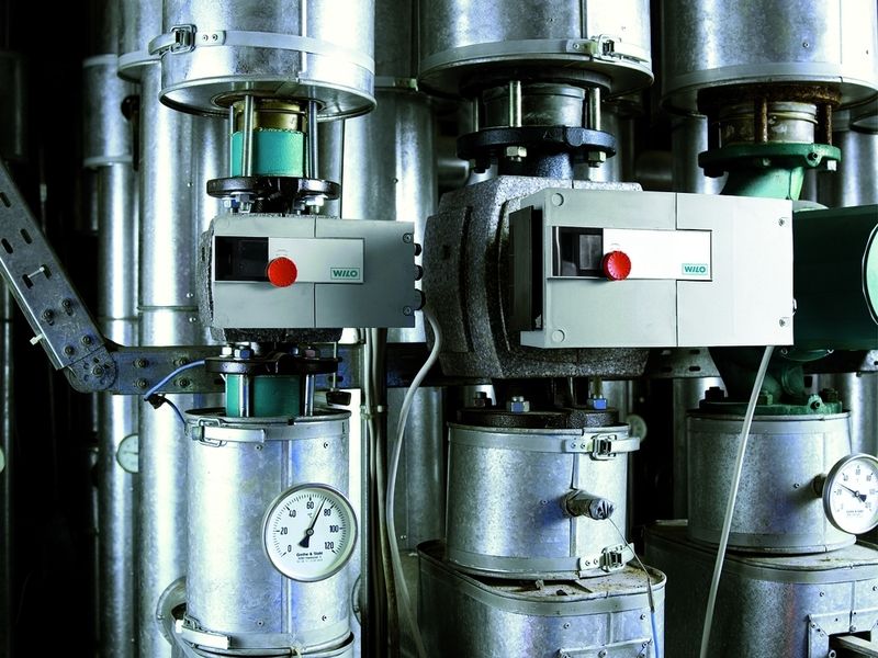 Der Austausch ungeregelter Standardpumpen gegen Hocheffizienzpumpen oder elektronisch geregelte Trockenläuferpumpen hat sich meist in wenigen Jahren amortisiert. Bild: Wilo (Archiv: Vogel Business Media)