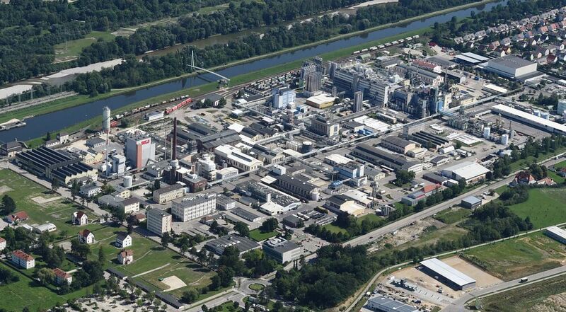 34. Industriepark Gersthofen:
Der Industriepark Gersthofen bietet 1200 Arbeitsplätze und ist ebenfalls ein wichtiger Standort in Deutschland. Auf einer Fläche von insgesamt 35 ha sind derzeit 12 Unternehmen tätig. Laut Betreiber beträgt die Freifläche nach aktuellem Stand 3 ha. 
 (MVV Industriepark Gersthofen )