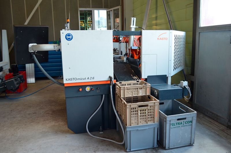 Hier ein Blick auf die automatische Bandsäge Kastomicut A 2.6, die Mechtop für Abläng- und Gehrungsschnitte bei Rohren, Profilen und Vollmaterial einsetzt. (Bild: Kasto)