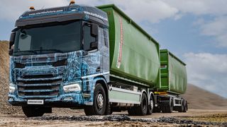 Nachträgliche Preiserhöhungen für bereits bestellte Fahrzeuge, gekürzte Boni: DAF-Händler wollen gegen den niederländischen Hersteller klagen. (DAF Trucks)