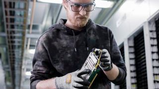 Deutschland gehört zu den wachstumsstärksten Ländern, wenn es um die Nachfrage nach Cloud-Möglichkeiten geht, wie Microsoft sagt. Aus diesem Grund will man so schnell wie möglich die Kapazität der Azur Cloud in Deutschland verdoppeln. (Bild: Microsoft)