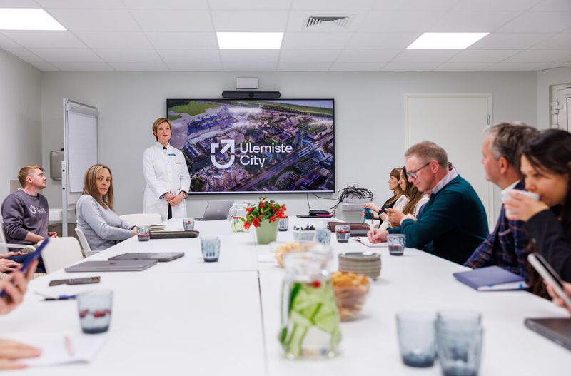 ... standen Kaffee, Tee und Snacks bereit.  (Bild: © Raul Mee)