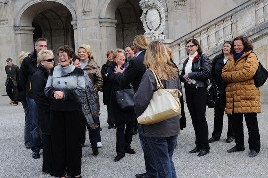 Bei einem kleinen Spaziergang durch den Schlosspark ... (Archiv: Vogel Business Media)