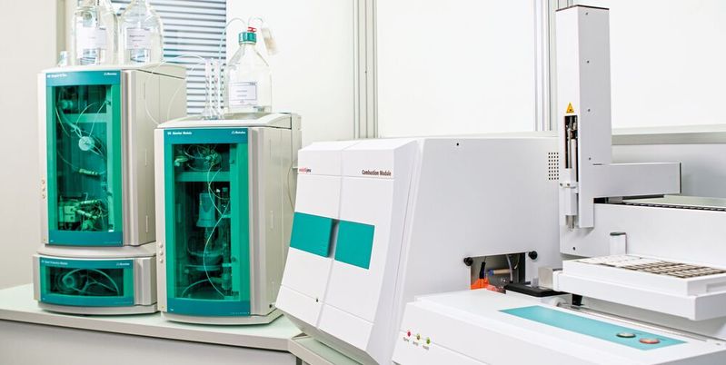 Abb. 1: Eine etablierte Methode zur Bestimmung der für die PFAS-Analytik relevanten  Summenparameter AOF, EOF und TOF ist die Verbrennungs-Ionenchromatographie (Combustion Ion Chromatography, CIC)(Bild:  Metrohm AG)
