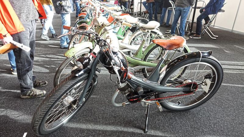 Man könnte sagen:Verdammt moderne Interpretation eines klassischen Mopeds!  (Bild: Dominsky –  »kfz-betrieb«)