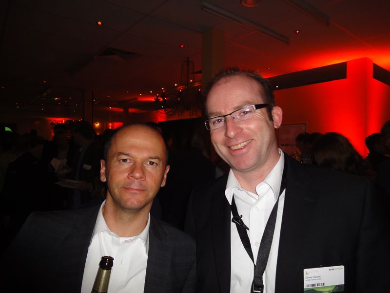 v.l. Stefan Klima, MMD, und Oliver Kaiser, ALSO Actebis, genießen endlich die Party. (Archiv: Vogel Business Media)