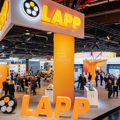 Auf der SPS 2026 präsentiert LAPP Lösungen für Verbindungstechnik, industrielle Kommunikation und digitale Durchgängigkeit entlang des gesamten Produktlebenszyklus. (Bild: LAPP)