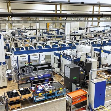 Bis zu 46 Paletten und rund 1.000 Werkstücke können in der Anlage gelagert werden. (Bild: Grob-Werke)