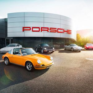 Im niederländischen Arnheim eröffnet das weltweit erste Porsche-Classic-Zentrum – quasi wie ein Neuwagen-Autohaus, nur eben für Oldtimer.