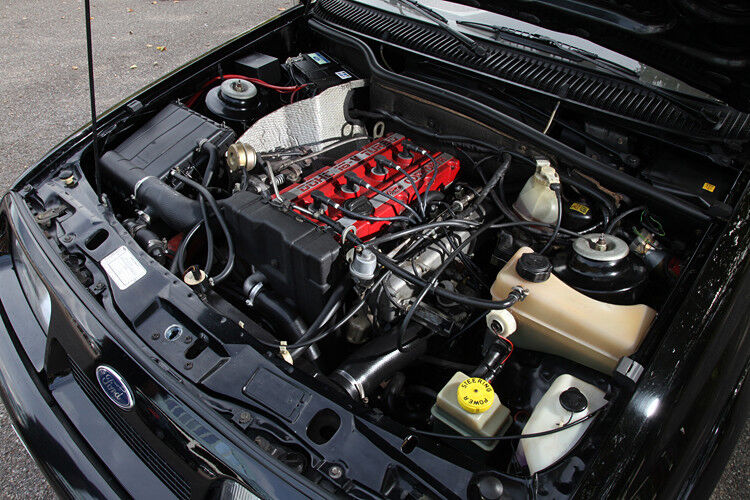 Möglicht machte das der 2,0-Liter-Vierzylinder vom britischen Rennpapst Cosworth. Der Motor kommt dank Vierventiltechnik, zwei oben liegenden Nockenwellen und vor allem dem Garret-Turbolader auf 150 kW/204 PS bei 6.000 U/min. (Foto: Thomas Stark/SP-X)