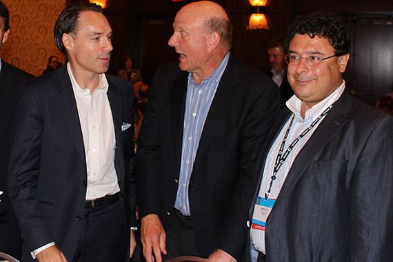 Microsoft-Chef Steve Ballmer empfing die Partner, die einen der zahlreichen Awards gewonnen hatten, zu einem festlichen Essen. (Bild: Andrew Smith, Avanade)