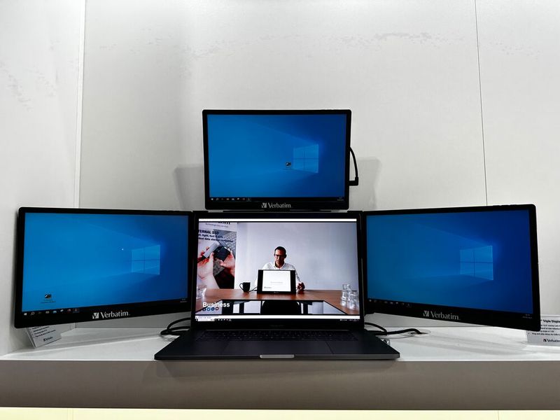 Wer viel unterwegs ist, dem wird das Triple Display gefallen. (Bild: Vogel IT-Medien)